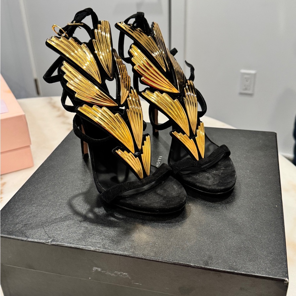 Giuseppe Zanotti Black Heels with Gold Accents - Picture 3 of 9